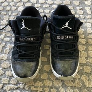Nike Jordan boys black sneakers